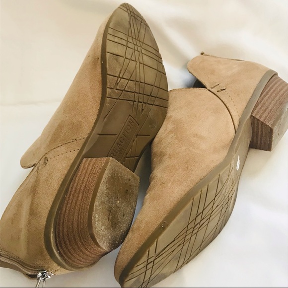 Reaction By Kenneth Cole Booties - Picture 6 of 7